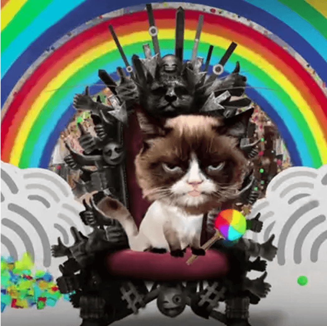 Eine katze mit sehr großem Kopf auf einem Thron. Hinter dem Thron sind zwei parallele Regenbögen die in Wolken aus W-Lan Symbolen enden.