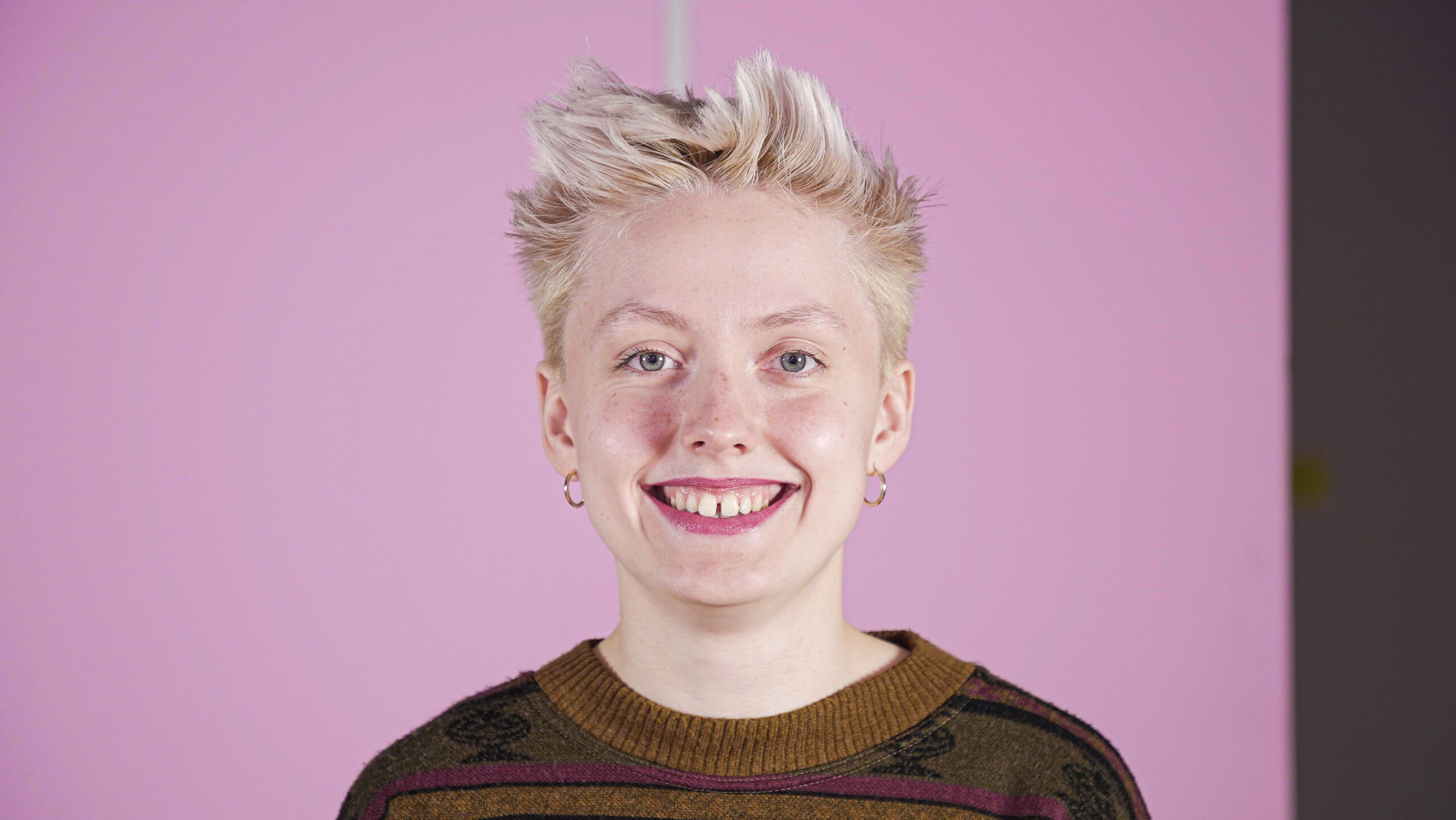 Link zum Artikel: Bloggerin, Moderatorin und taub*: Dana Cermane zu Gast bei Auf Klo