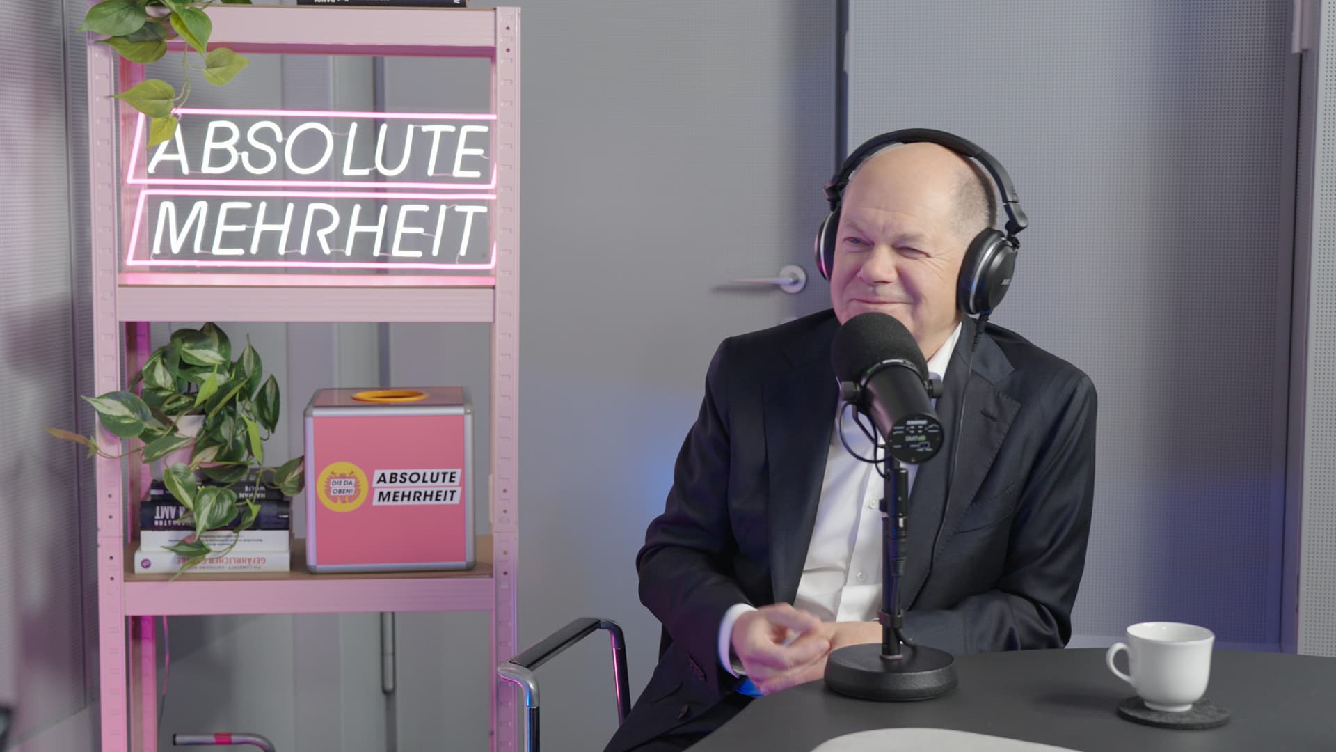 Link zum Artikel: Bundeskanzler Olaf Scholz zu Gast bei ABSOLUTE MEHRHEIT – Einblicke in Politik, Steuern und mentale Gesundheit 
